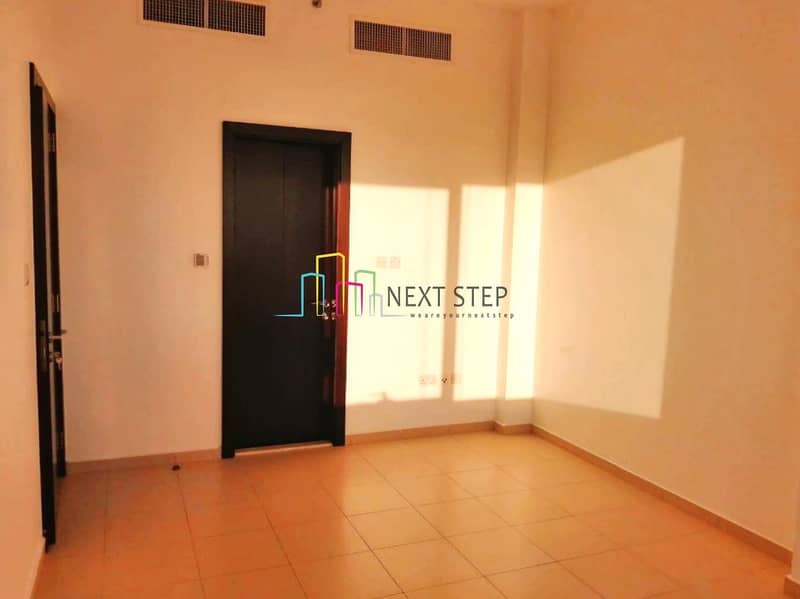 10 Majestic 4 Bedroom Apartment with Maids Room & Parking