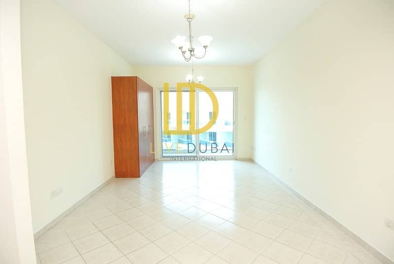 Low Floor|Flexi Payments|WithParking|Near the Mall