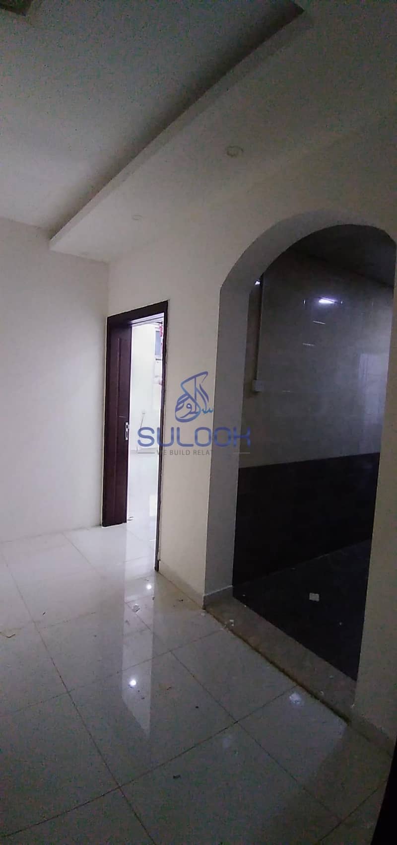 31 Huge studio near Wahda mall Bus Station