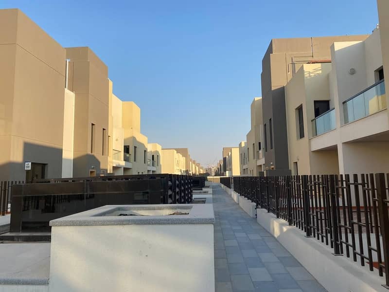 26 Brand New Townhouse 3BD One Month Free