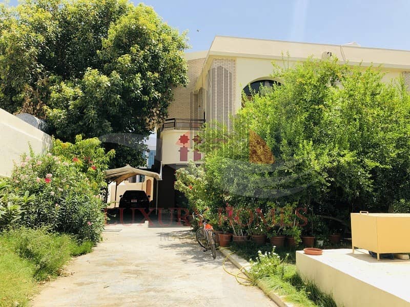 22 Fascinating Private Villa With Garden Area