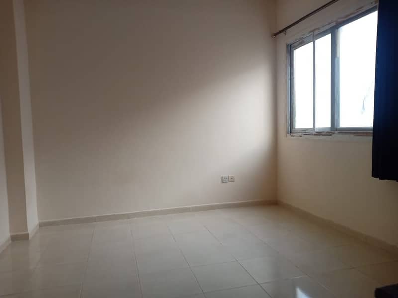 studio flat only 11k with close kichn central ac in muwailih