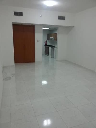 Studio available For Rent Studio available For Rent