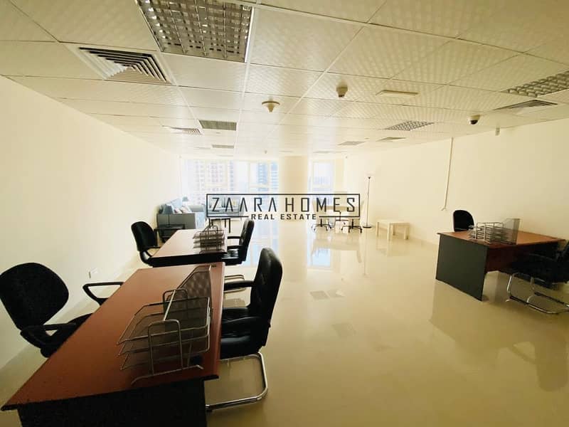 7 Fitted office Furnished with Lake View