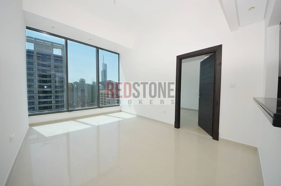 Splendid 1 BR with Pool and City View