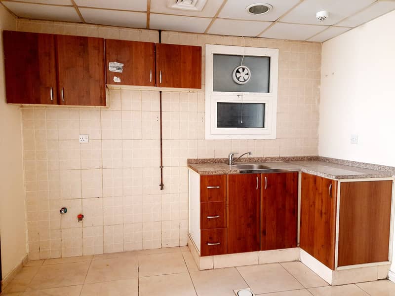 studio separate kitchen good size central ac and gas plus 30 days free hot location university area muwaileh
