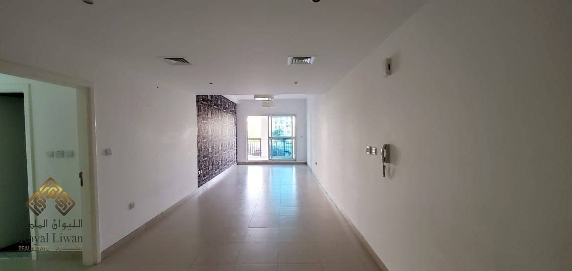 Al Khail Heihgts Bright and Spacious 1BR facing Park for Rent