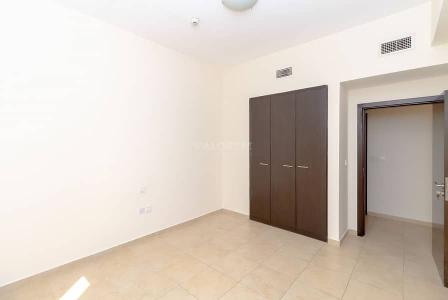 HOT DEAL!! |SPACIOUS 2 BHK |OPEN KITCHEN WITH BALCONY |