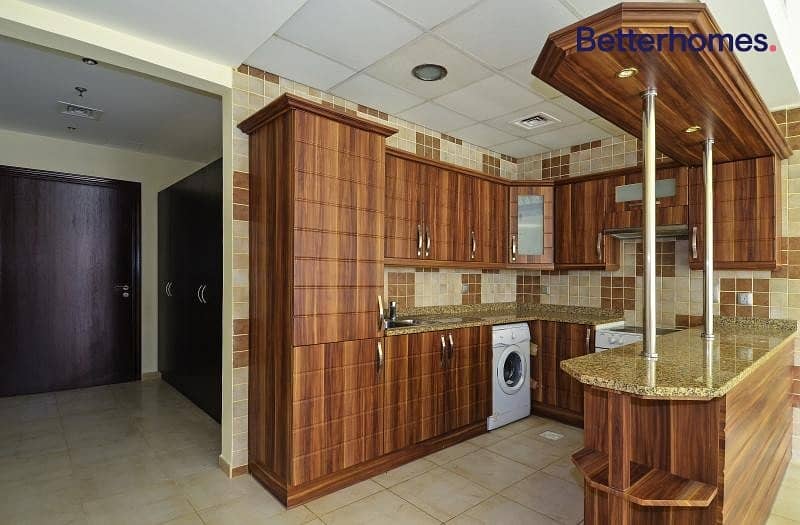 3 Unfurnished |Balcony | Open plan Kitchen