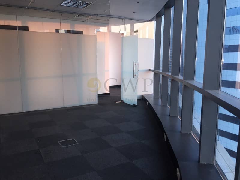 Fitted office with partition Close to Metro