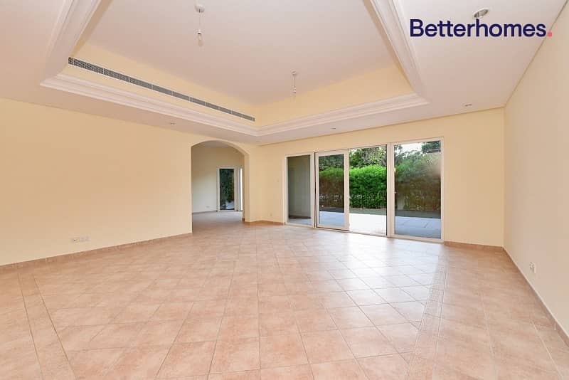 Prime Location | Huge Plot | Perfect Lifestyle Prime Location | Huge Plot | Perfect Lifestyle