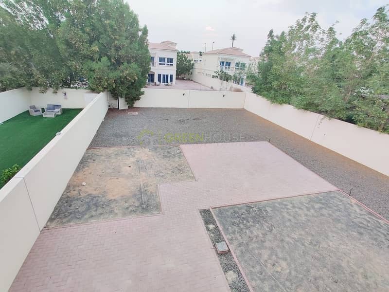 Extremely Spacious 2 B/R + Maid Villa | Independent Extendable | District 16