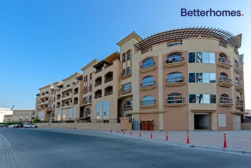 9 1 Bedroom | Pool View | Ready To Move In