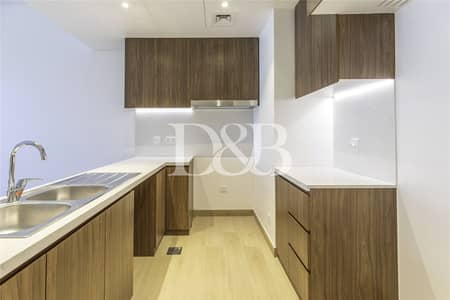 2 Bedroom Apartment for Sale in Jumeirah, Dubai - Resale|Full Sea Vierw|High Floor|Ready Dec 2020 2 Bedroom Apartment for Sale in Jumeirah, Dubai - Resale|Full Sea Vierw|High Floor|Ready Dec 2020
