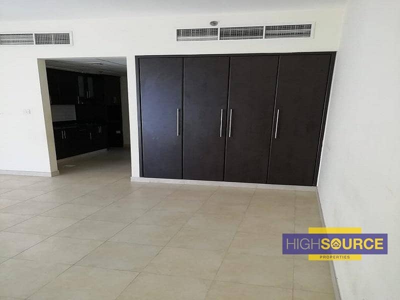 29 FULL FACILITY BUILDING STUDIO WITH BALCONY RENT IN PHASE 2