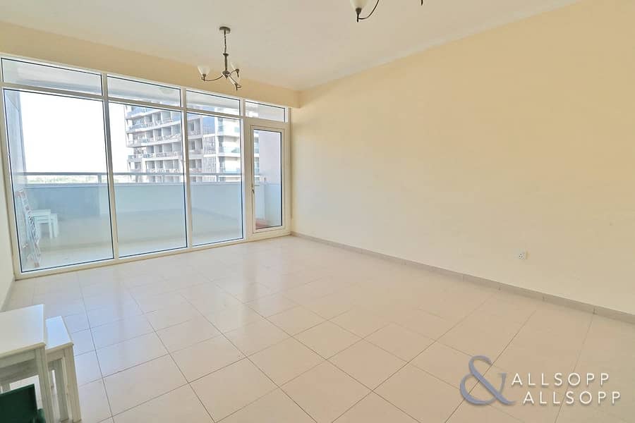 Spacious Layout | 1 Bed | Closed Kitchen