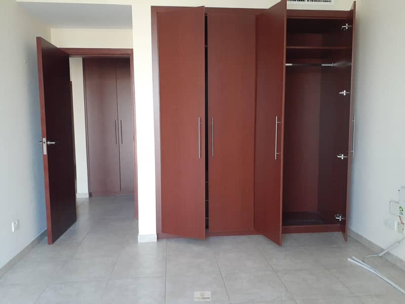 9 Spacious 2 Bedroom plus Study | Chiller Free | Parking