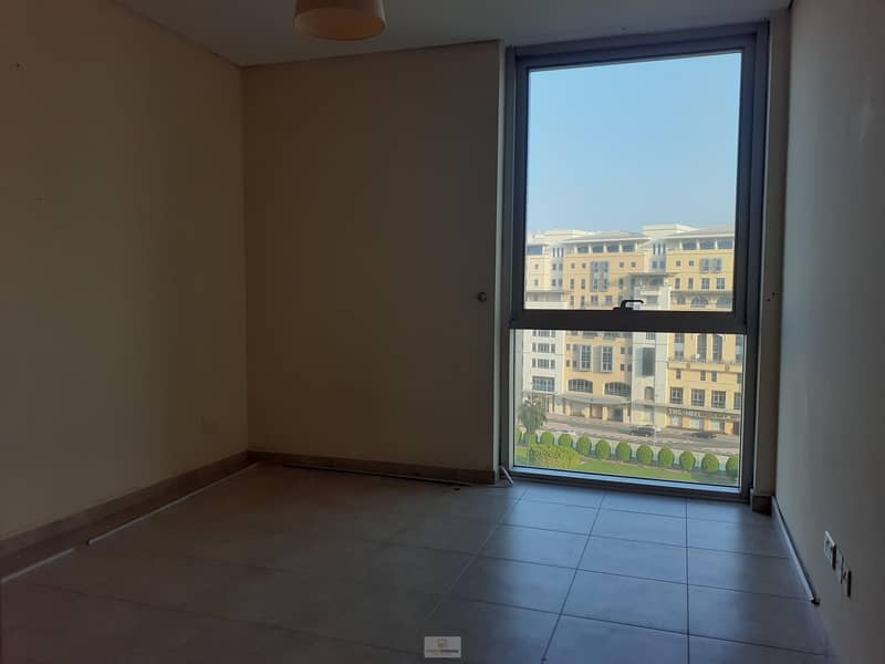 16 Spacious 2 Bedroom plus Study | Chiller Free | Parking