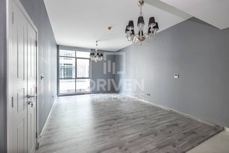 Bright and Serene Location | Chiller Free Bright and Serene Location | Chiller Free