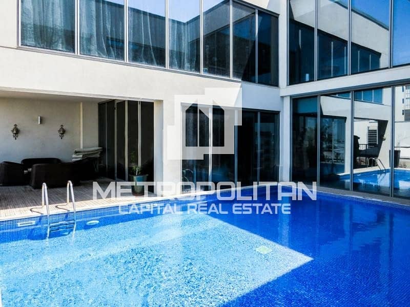 Luxurious & Huge Podium Villa with Private Pool!