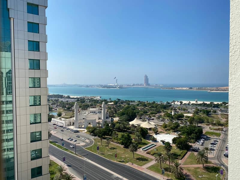Large Apartment overlooking Corniche