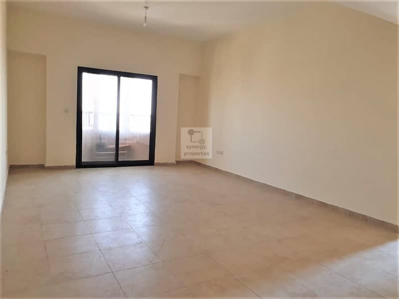 8 Chiller Free | Spacious 2 Bed | Closed Kitchen