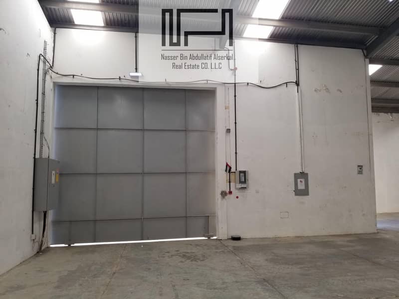 Spacious Commercial Warehouse in Deira near Gargash service center Direct from Landlord