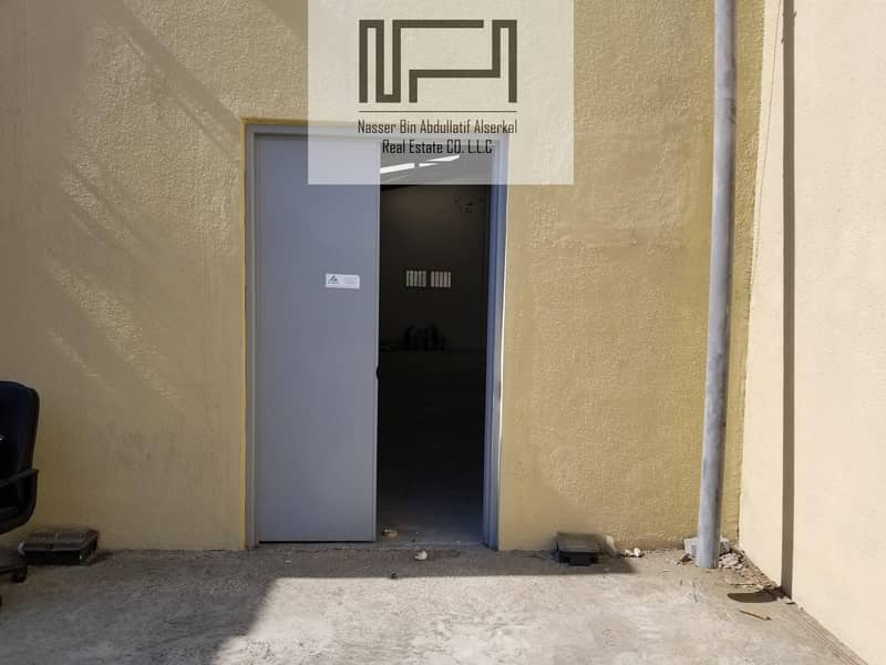 6 Spacious Commercial Warehouse in Deira near Gargash service center Direct from Landlord
