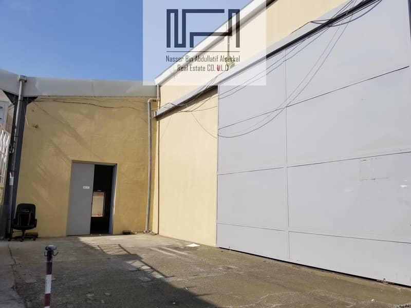 4 Spacious Commercial Warehouse in Deira near Gargash service center Direct from Landlord