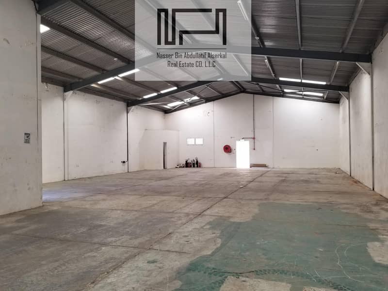 8 Spacious Commercial Warehouse in Deira near Gargash service center Direct from Landlord