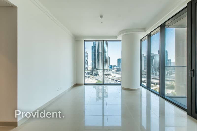 9 Prime Location|Vacant and Spacious|Stunning View