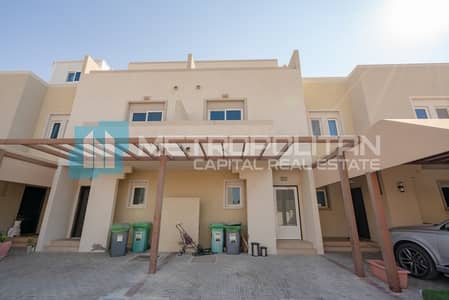 Vacant|Single Row|Upgraded with Modified Kitchen! Vacant|Single Row|Upgraded with Modified Kitchen!