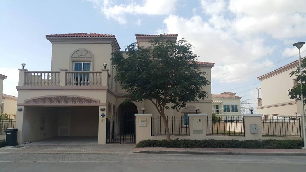 Multiple 3, 4 and 5 bed villas available for rent in affordable prices