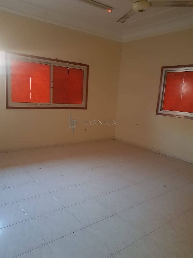 37 SUPER>> DEAL!! VILLA 3 BEDROOMS HALL MAJLIS OUT SIDE SMALL ROOM AND KITCHEN NEXT TO MASJID AL NAUIMEYA BEST DEAL.