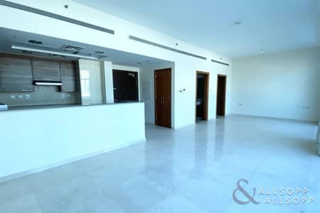 Studio l Walk-In Wardrobe l Available Now Studio l Walk-In Wardrobe l Available Now