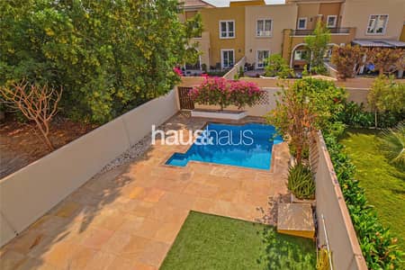 Spacious | Upgraded | Private pool | New kitchen Spacious | Upgraded | Private pool | New kitchen