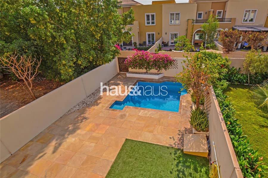 Spacious | Upgraded | Private pool | New kitchen