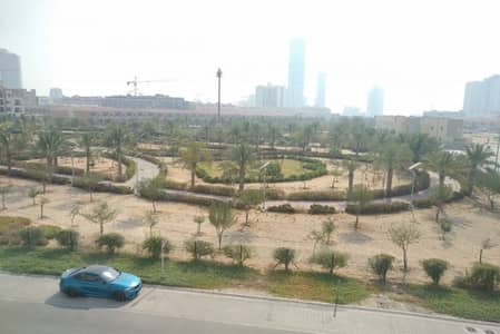 Jazzy | Sunny And Bright | Facing Park | Funky | Jazzy | Sunny And Bright | Facing Park | Funky |
