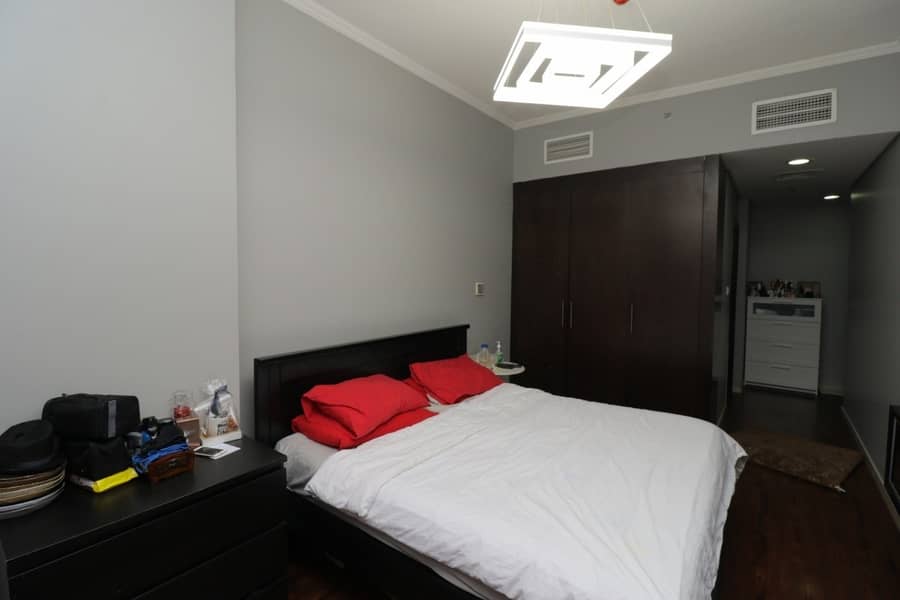 6 Fully upgraded and spacious 3bed apt in cheapest price