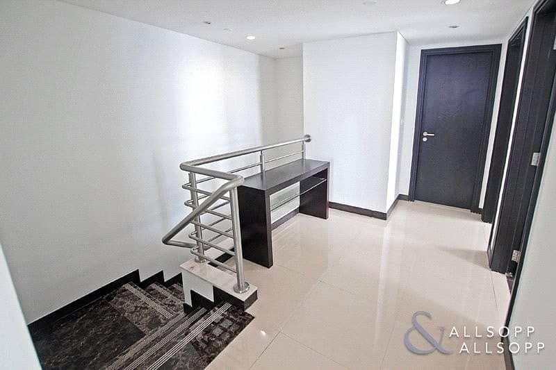 8 Modern 3 Bed | Upgraded | Fully Furnished