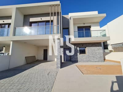 An Amazing 4 Bedroom Touwnhouse at Yas Acres An Amazing 4 Bedroom Touwnhouse at Yas Acres