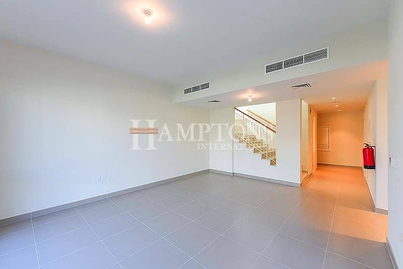 5 Bed + Maid's in Maple 1 - Vacant Soon