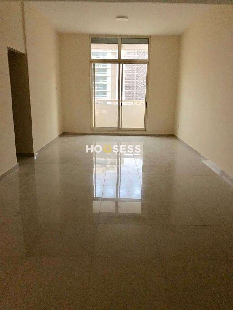 Well-managed apartment a wide balcony with golf view Well-managed apartment a wide balcony with golf view