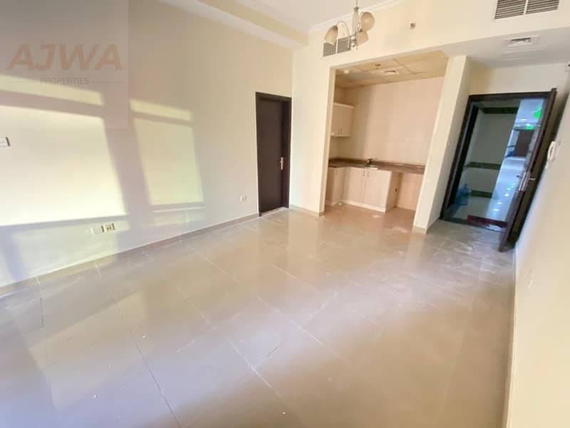 14 Hot deal 1 Bed near JLT Metro Station Full Lake View