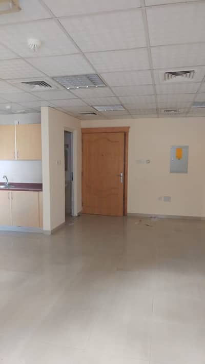 Studio For Staff , Executives or Company Staff Well Maintained Prime Location Studio For Staff , Executives or Company Staff Well Maintained Prime Location