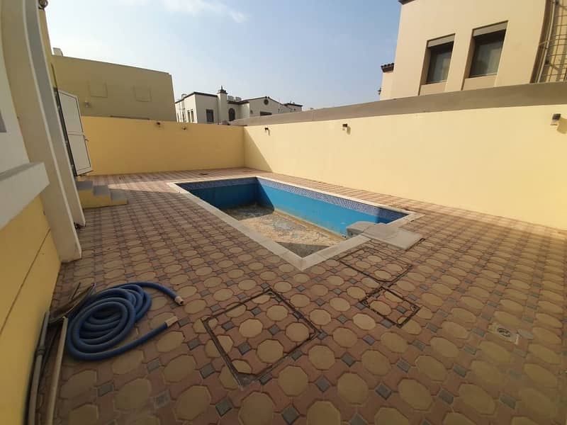 **NEW**LARGE CORNER SINGLE STOREY 3 BR-PRIVATE POOL-MAID-AWAY FROM FLIGHT PATH FOR JUST