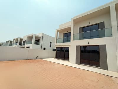 Single Row !!! Near to Park & Pool !!! 3MA Single Row !!! Near to Park & Pool !!! 3MA