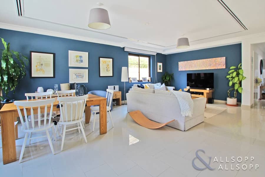 Exclusive | Upgraded | Private Pool | 4 Bed