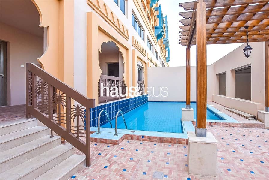 Townhouse with Garage | Private pool | 14 months