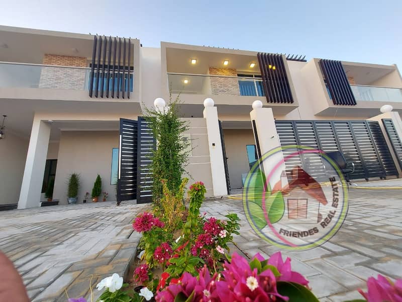 Villa for sale, excellent facade, on the street, freehold for all nationalities